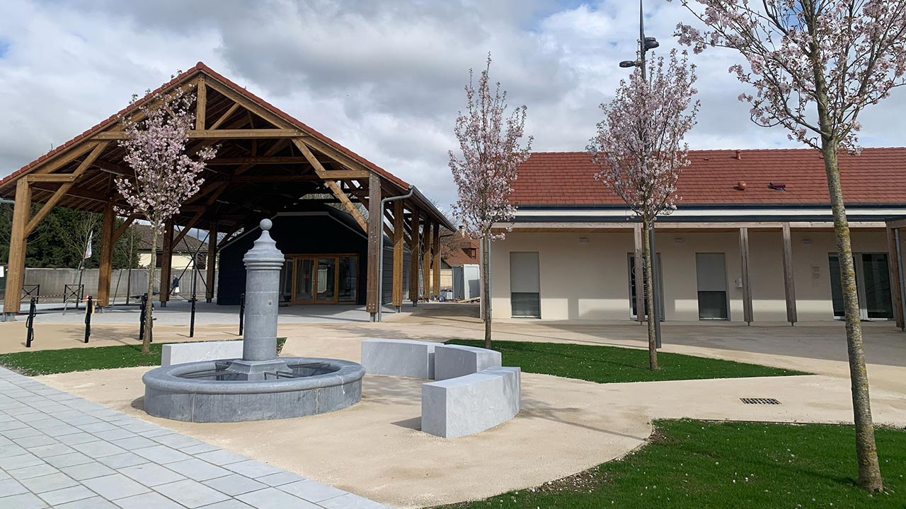 mazeres lezons centre bourg fontaine